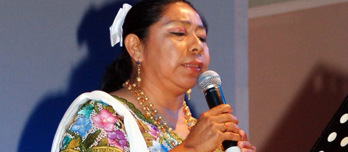 briceida-cuevas-cob-poeta-maya1